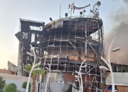 مهار آتش‌سوزی فروشگاه بزرگ میلاد شاهین‌شهر