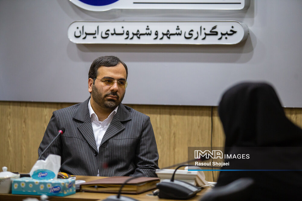 پاسخ‌های محمدمهدی کریمی، مدیر منطقه14 شهرداری اصفهان، به مشکلات و مطالبه‌های جلوانی‌ها - اصفهان زیبا