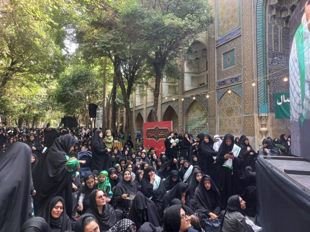 برپایی همایش بزرگ سالانه شیرخوارگان حسینی در گذر چهارباغ - اصفهان زیبا
