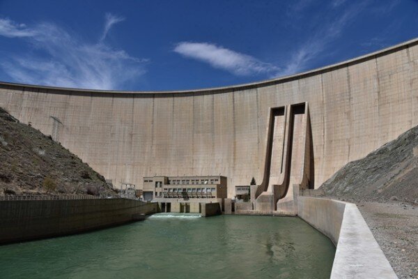 سد زاینده‌رود در بحران؛ کاهش ۶۹ درصدی ذخیره آب!