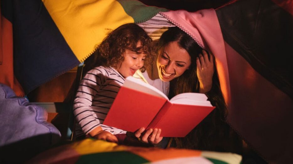 چطور خواندن کتاب‌ را برای کودکان جذاب کنیم؟