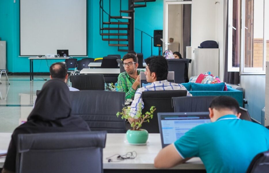 قوانین فرسوده کسب‌وکارهای نوین