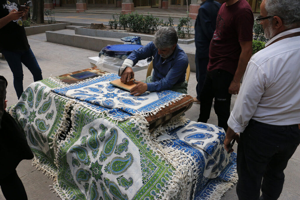 گذری برای ترویج فرهنگ صنایع‌دستی و هنر مردم اصفهان - اصفهان زیبا