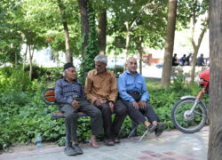 آب بود و زمین و زندگی