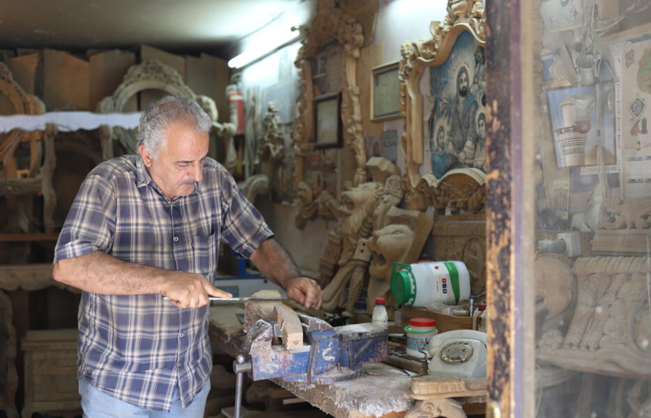 مبل‌های مزین به منبت