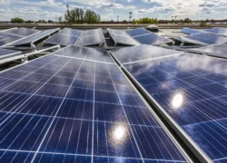 آلمان با قدرت باد و خورشید، برق آینده را روشن می‌کند