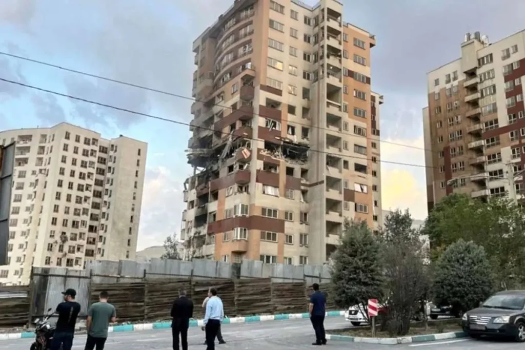 ژستِ دروغین یک «متجاوز» - اصفهان زیبا