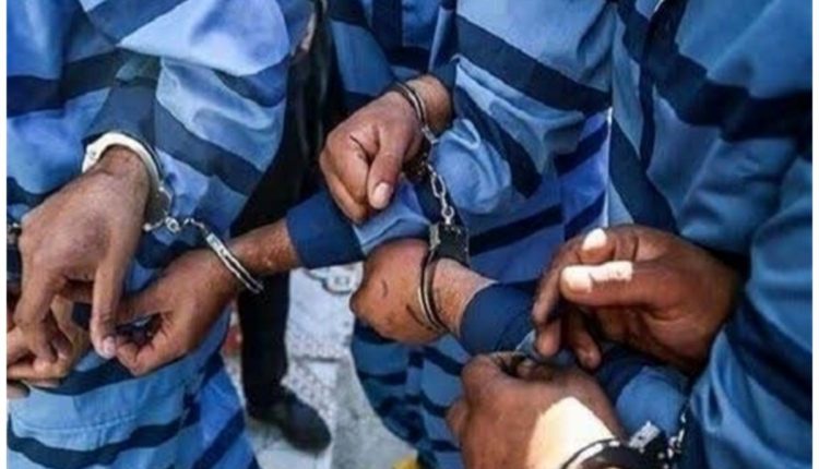 دستگیری دونفر اراذل و اوباش خطرناک در اصفهان