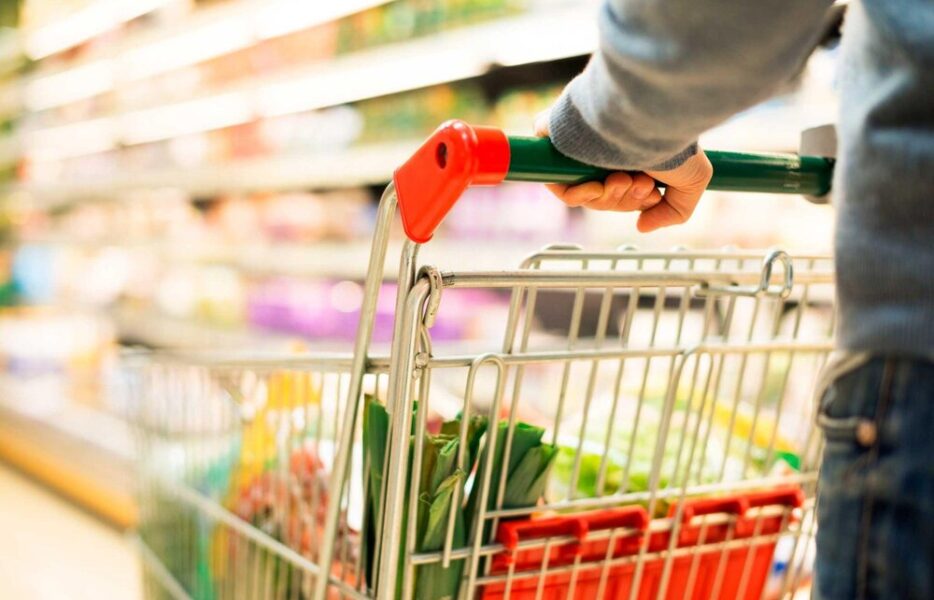 بازار کالاهای اساسی پایدار است