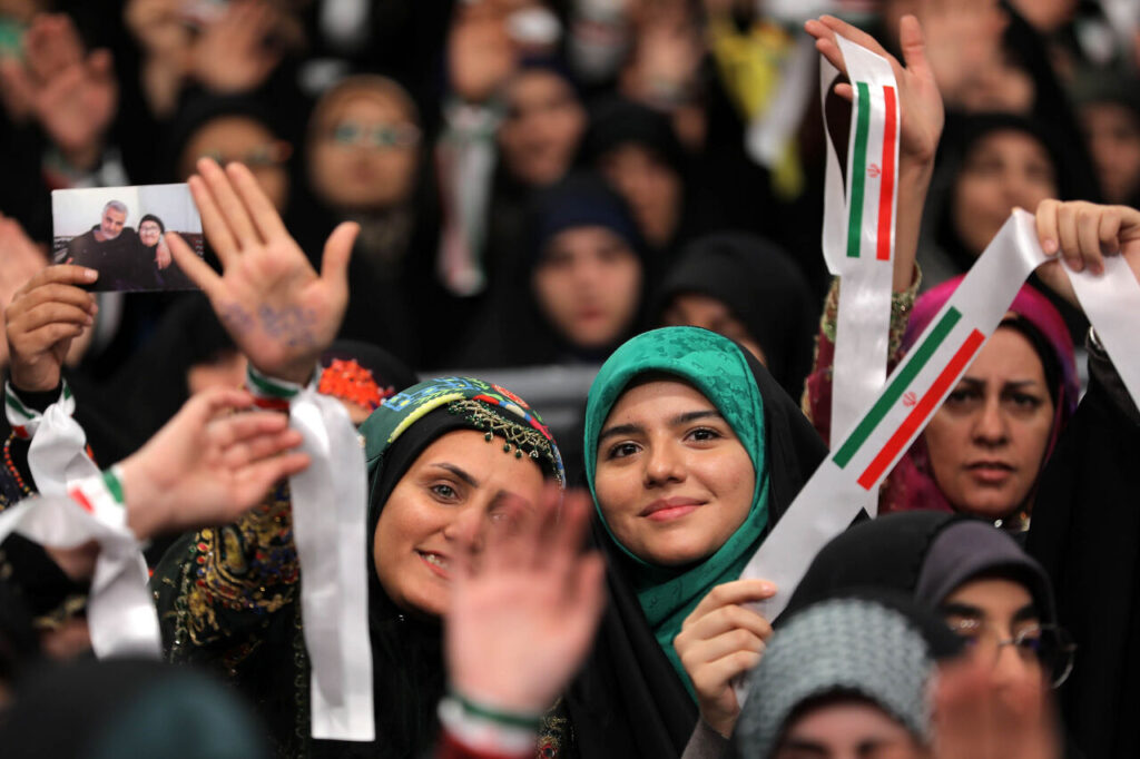اکنون، همین‌جا، زن مقاوم ایرانی! - اصفهان زیبا