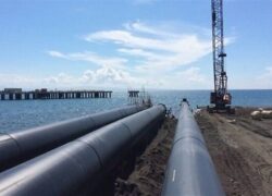 انتقال آب از دریای عمان؛ مُسکن بحران آب یا محرک فرونشست اصفهان؟