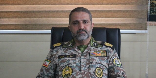 دیدار فرمانده پدافند هوایی اصفهان با خانواده دو شهید حمله اسرائیل