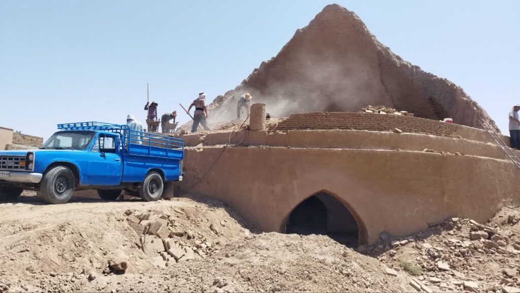 آغاز مرمت یخچال تاریخی مهاباد اردستان - اصفهان زیبا
