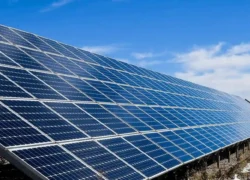 اصفهان میزبان بزرگ‌ترین نیروگاه خورشیدی جهان می‌شود