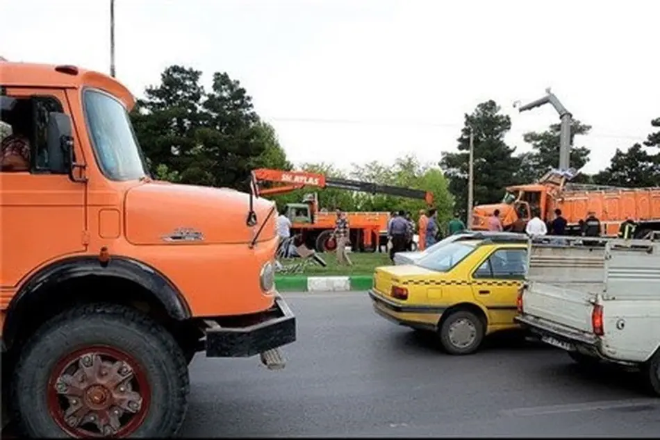 ممنوعیت تردد خودروهای باری سنگین و نیمه‌سنگین در معابر شهری اصفهان - اصفهان زیبا