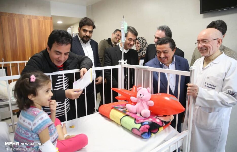 حضور عمو پورنگ در بیمارستان مفید