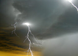 رگبار و رعد و برق در شمال و شمال‌غرب کشور