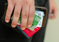 مجازات اجاره و فروش کارت و حساب بانکی به دیگران