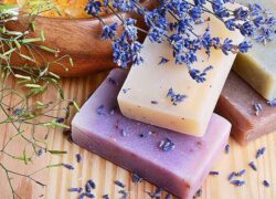 چرا صابون‌های گیاهی بهترین گزینه برای پوست هستند؟