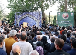 پویش اهدای ویلچر به یاد استاد فرشچیان در اصفهان اجرا شد