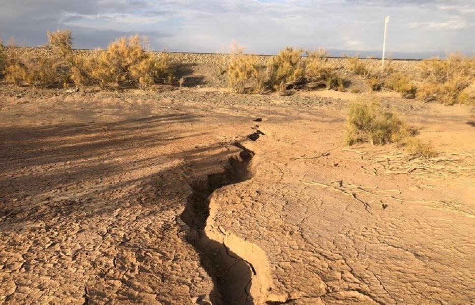 فرونشست در اصفهان فاجعه‌ای بزرگ‌تر از آلودگی هواست