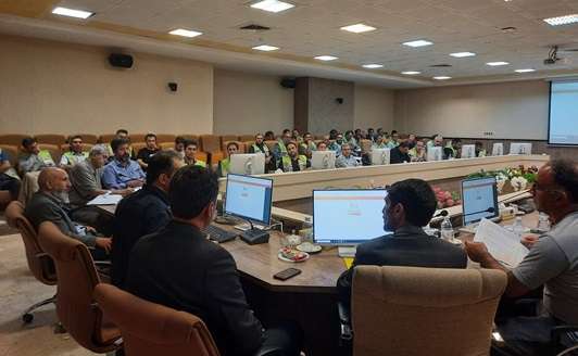 نقش آموزش و توانمندسازی کارکنان در ارتقای عملکرد شهرداری‌ها