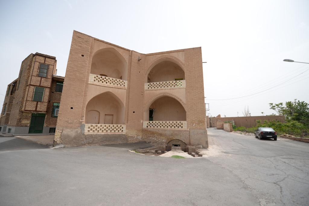 بقعه پیر مرتضی و پیر جمال‌الدین اردستان کجاست؟