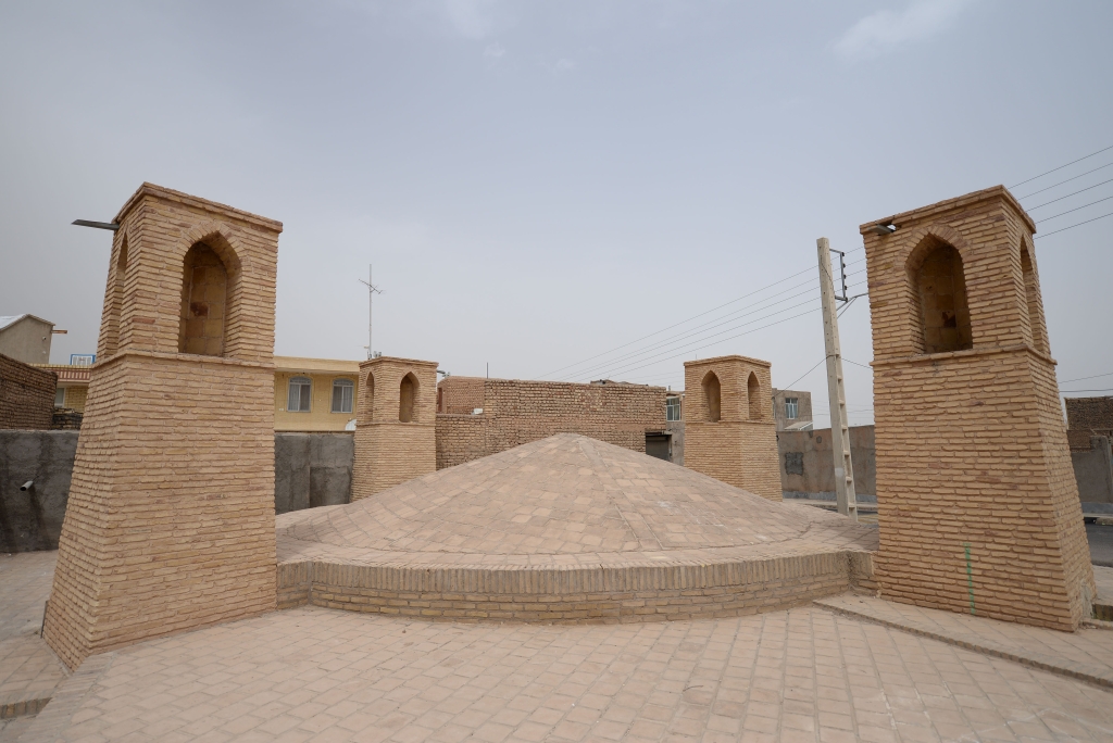 آب انبار مون اردستان کجاست؟