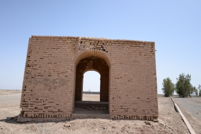 بقعه پیر اویس مهابادی اردستان کجاست؟