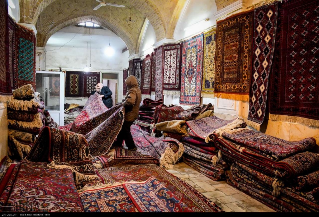فرش ایرانی زیر پای بی‌توجهی - اصفهان زیبا