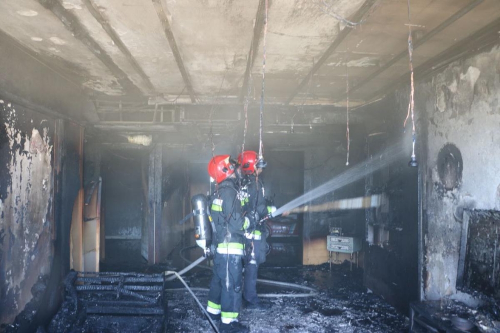 نجات ۴۸ خانواده از آتش‌سوزی یک مجتمع مسکونی! - اصفهان زیبا