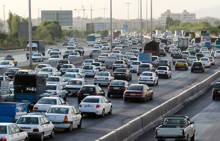 ترافیک سنگین آزادراه تهران – شمال در روز چهارشنبه 
