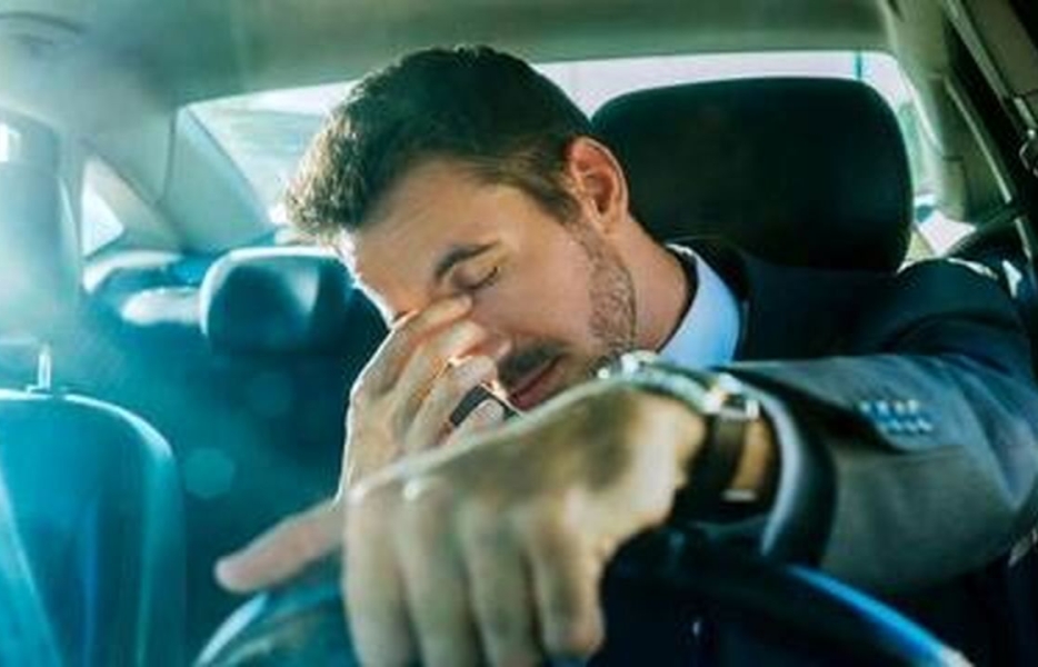 خواب‌آلودگی راننده؛ خطر خاموش تصادفات جاده‌ای
