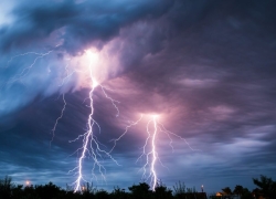 هشدار طوفان و سیل در ۱۴ استان