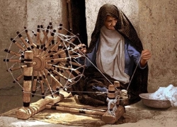 چرخ نخ‌ریسی میان سنت و نوآوری