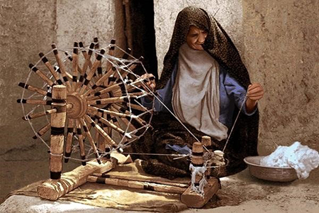 چرخ نخ‌ریسی میان سنت و نوآوری