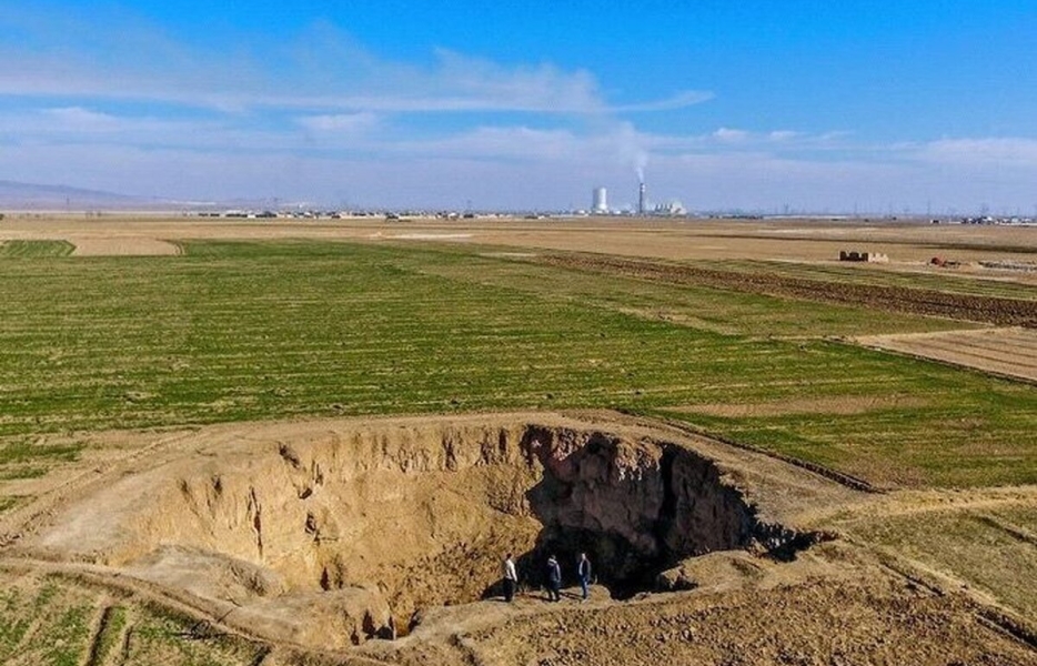 کل کشور درگیر فرونشست زمین است کل کشور درگیر فرونشست زمین است