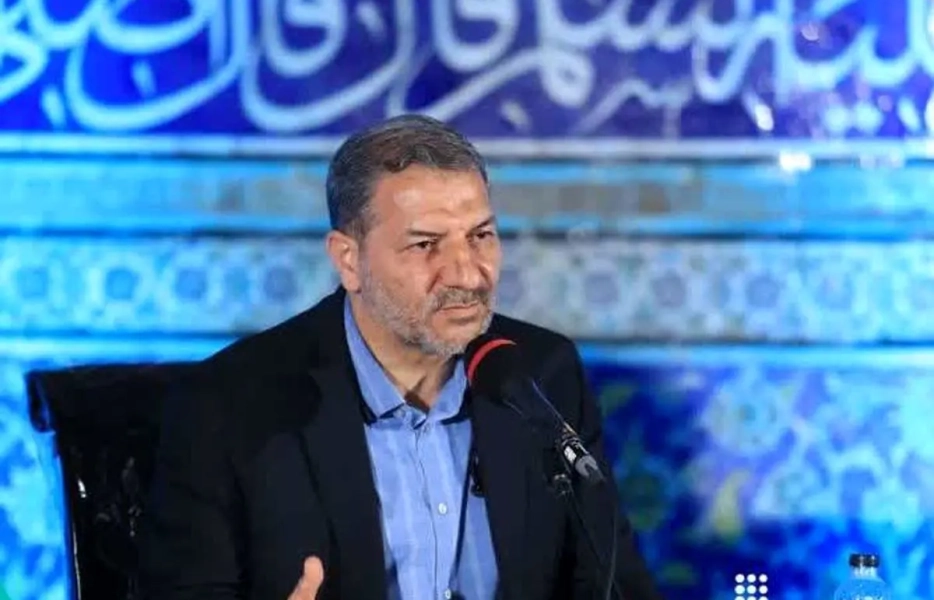 اجرای نمایش خیابانی «گریزهای ناگزیر» با محوریت رسانه‌ها