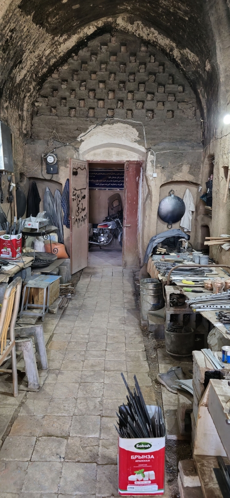 بازار زواره کجاست؟