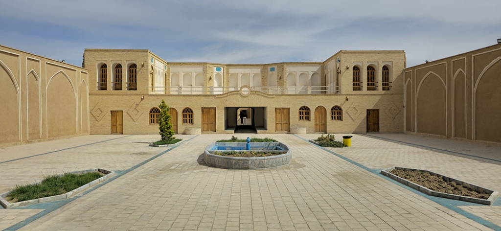 ارگ محمدآباد جرقویه کجاست؟