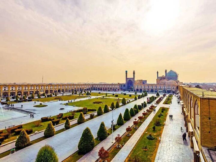 در کدام طرف میدان بازی می‌کنیم؟