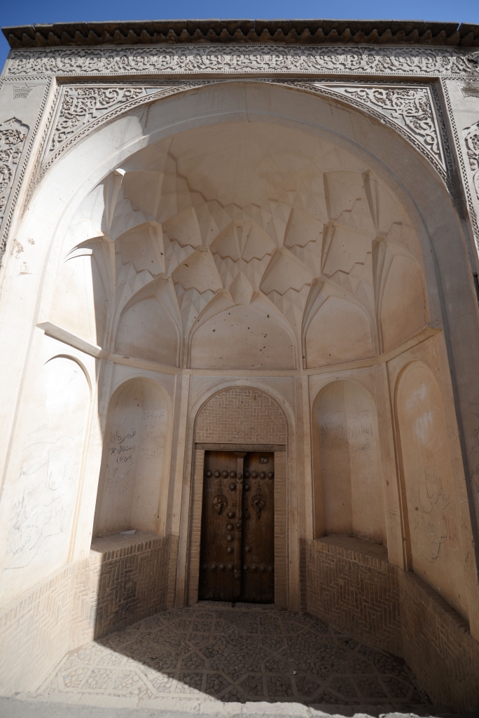 گذر کوشک صفوی باغ فین کاشان کجاست؟