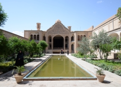 خانه تاریخی بروجردی‌های کاشان کجاست؟