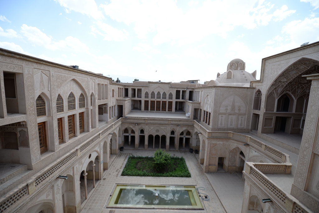 خانه تاریخی عباسیان کاشان کجاست؟