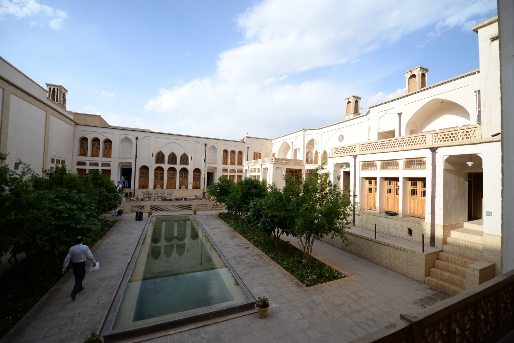 خانه تاریخی منوچهری کاشان کجاست؟