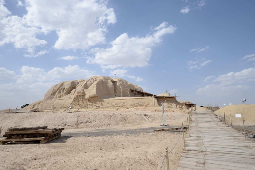 محوطه باستانی سیلک کاشان کجاست؟