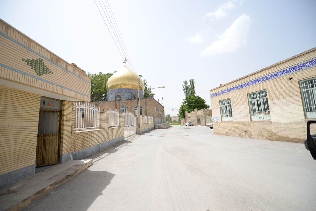 مقبره امامزاده سید احمد(ع) شهر زاینده رود لنجان کجاست؟