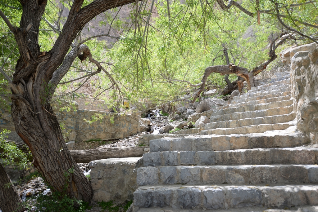 آبشار دائمی شاه‌لولاک چرمهین در باغبهادران کجاست؟