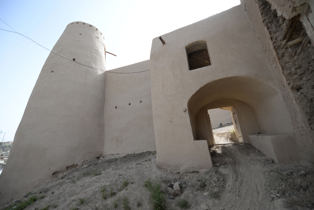 قلعه چهاربرج باغبهادران کجاست؟