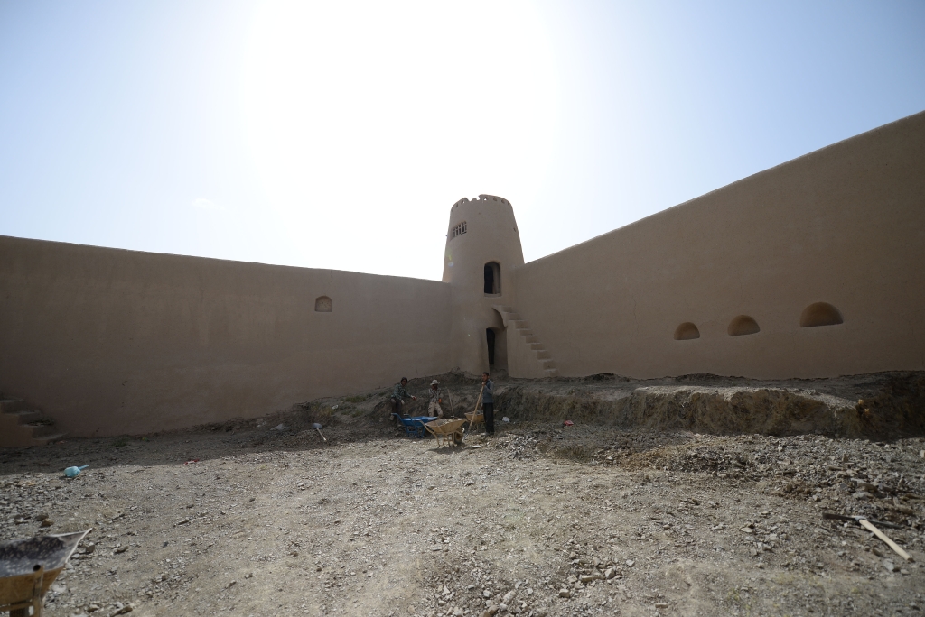 قلعه چهاربرج باغبهادران کجاست؟